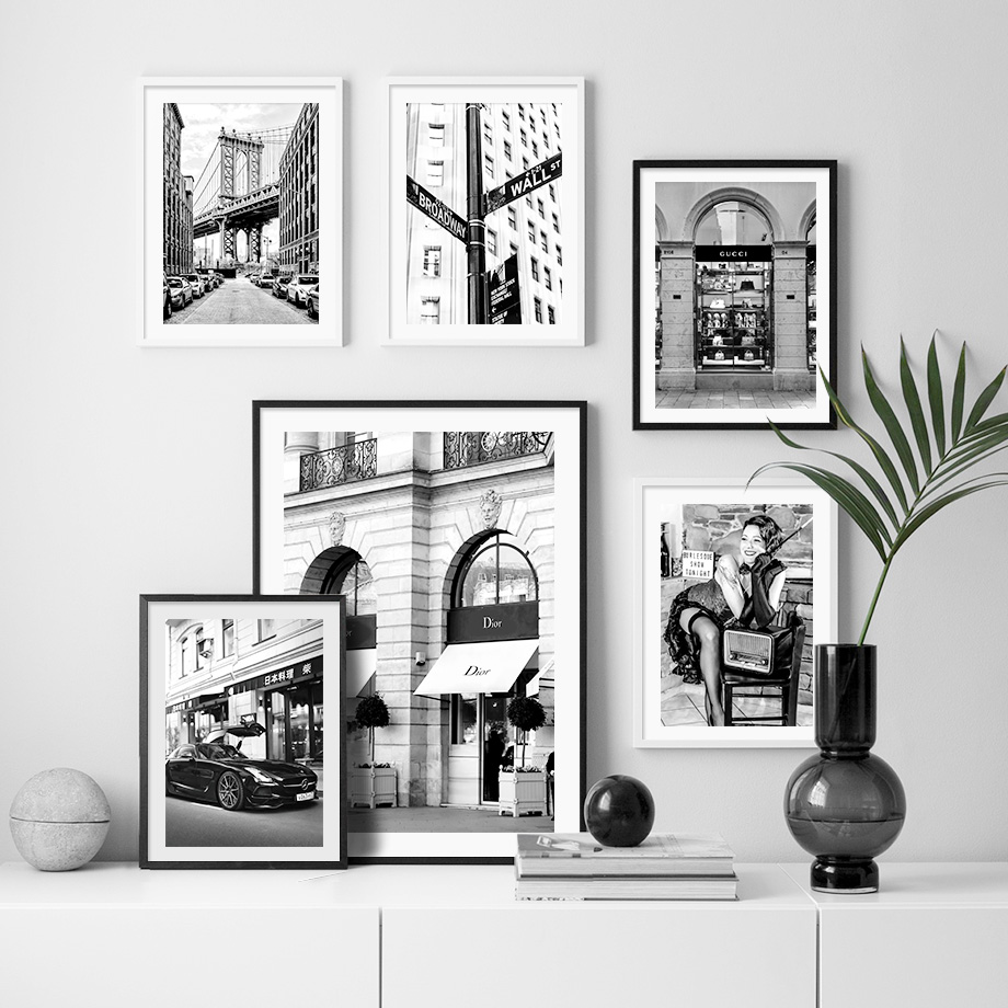 Photography Fashion - Paris Fashion Girl Luxury Store Schwarz-Weiß-Poster